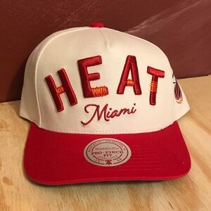 Mitchell & Ness Miami Heat Red and Cream Hat retro nostalgia brand new baseball